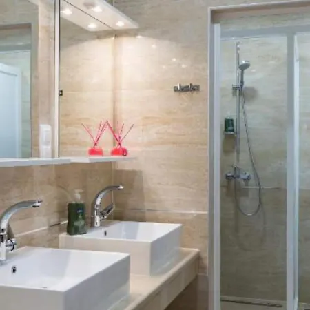 Free Bird - Bed In Four Bed Mixed 2 Holiday home Dubrovnik
