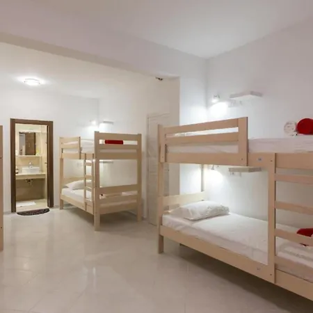Free Bird - Bed In Four Bed Mixed 2 * Dubrovnik