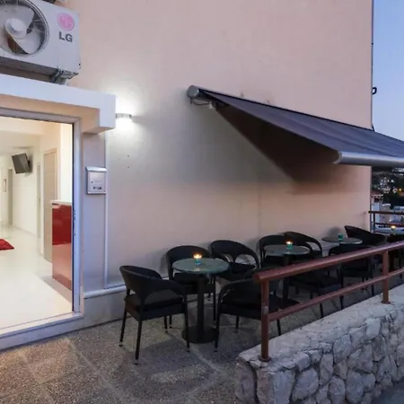 Free Bird - Bed In Four Bed Mixed 2 Holiday home